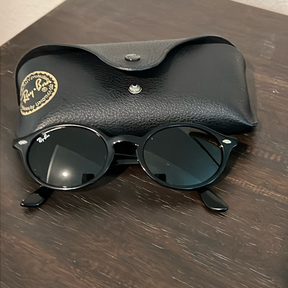 NWT Ray Ban 51mm Gradient Oval Sunglasses Black Frame
